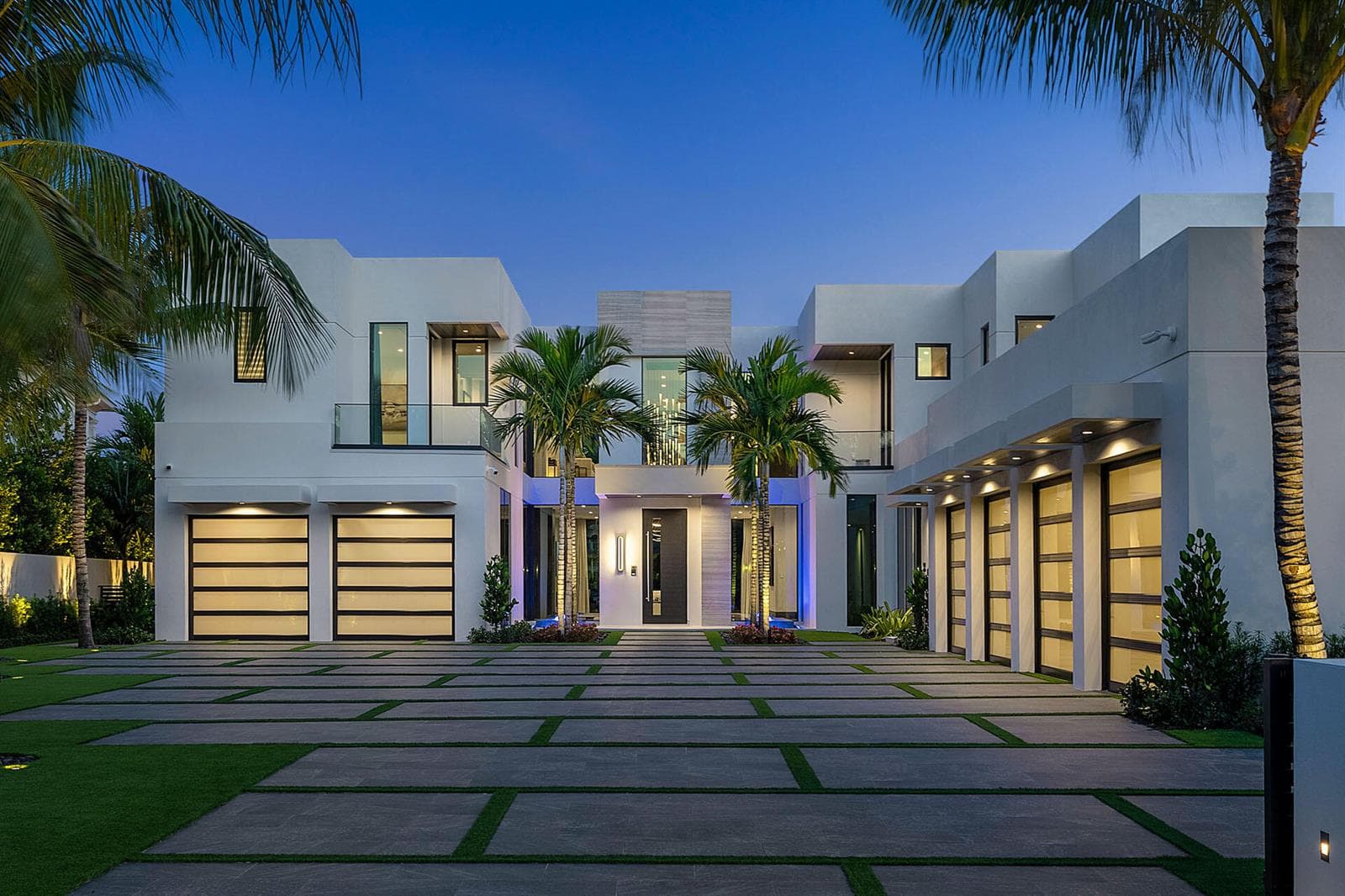 372_Alexander_Palm_Road_Dusk_02