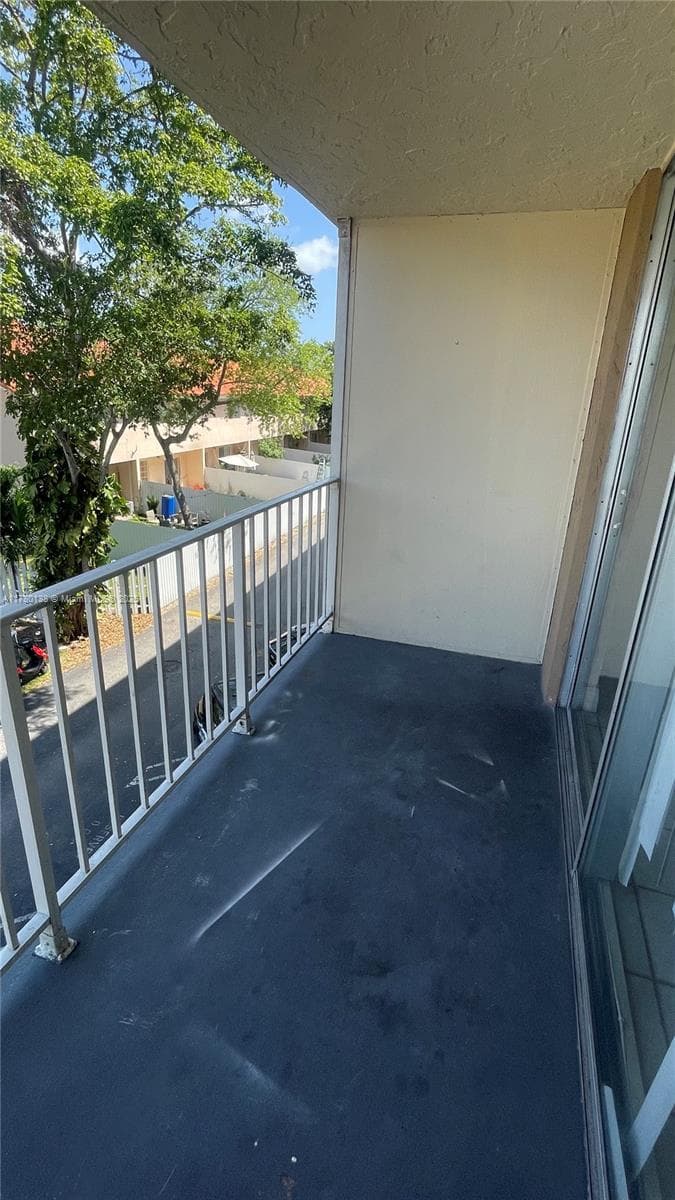 BAYVIEW PALMS CONDO · #302 in North Miami - Photo 25