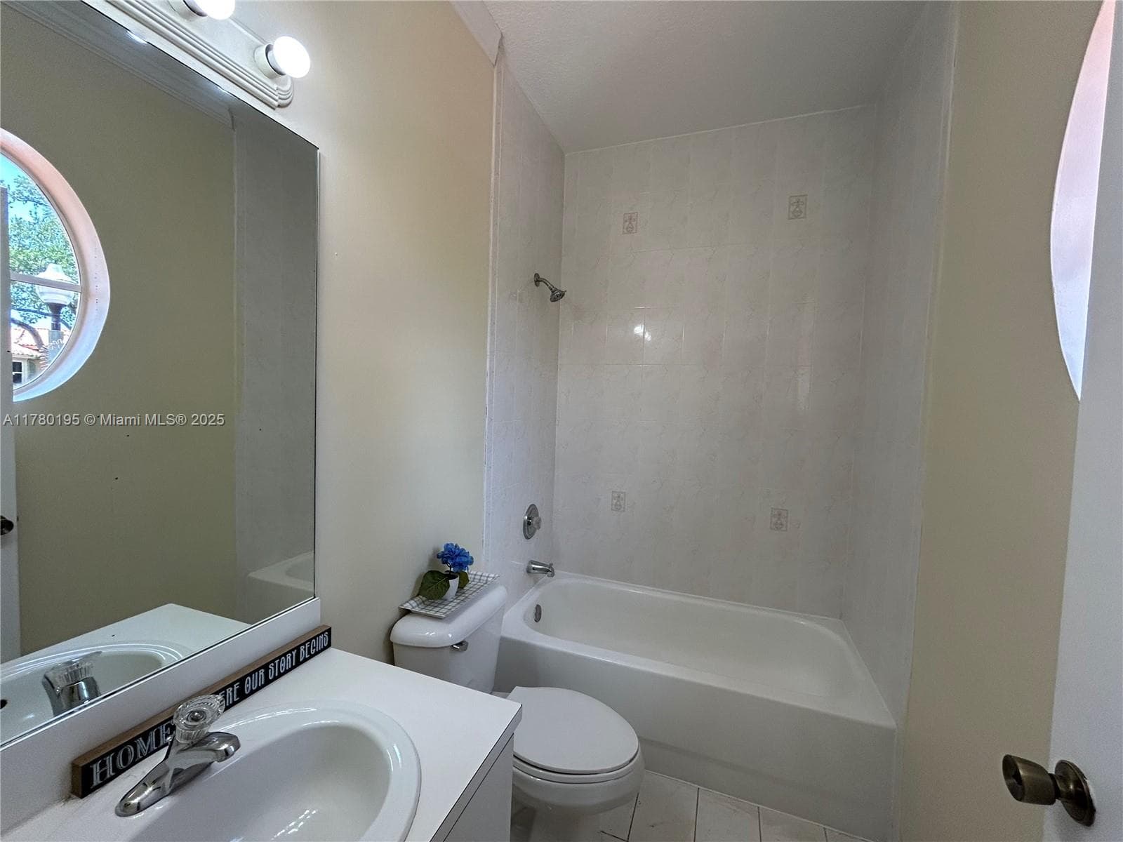 VILLAS AT HARBOR ISLES CO · #1603 in Dania Beach - Photo 20