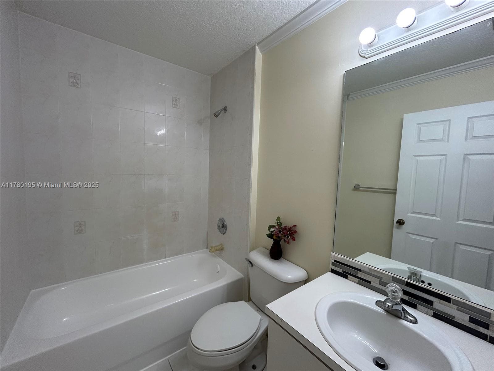 VILLAS AT HARBOR ISLES CO · #1603 in Dania Beach - Photo 10
