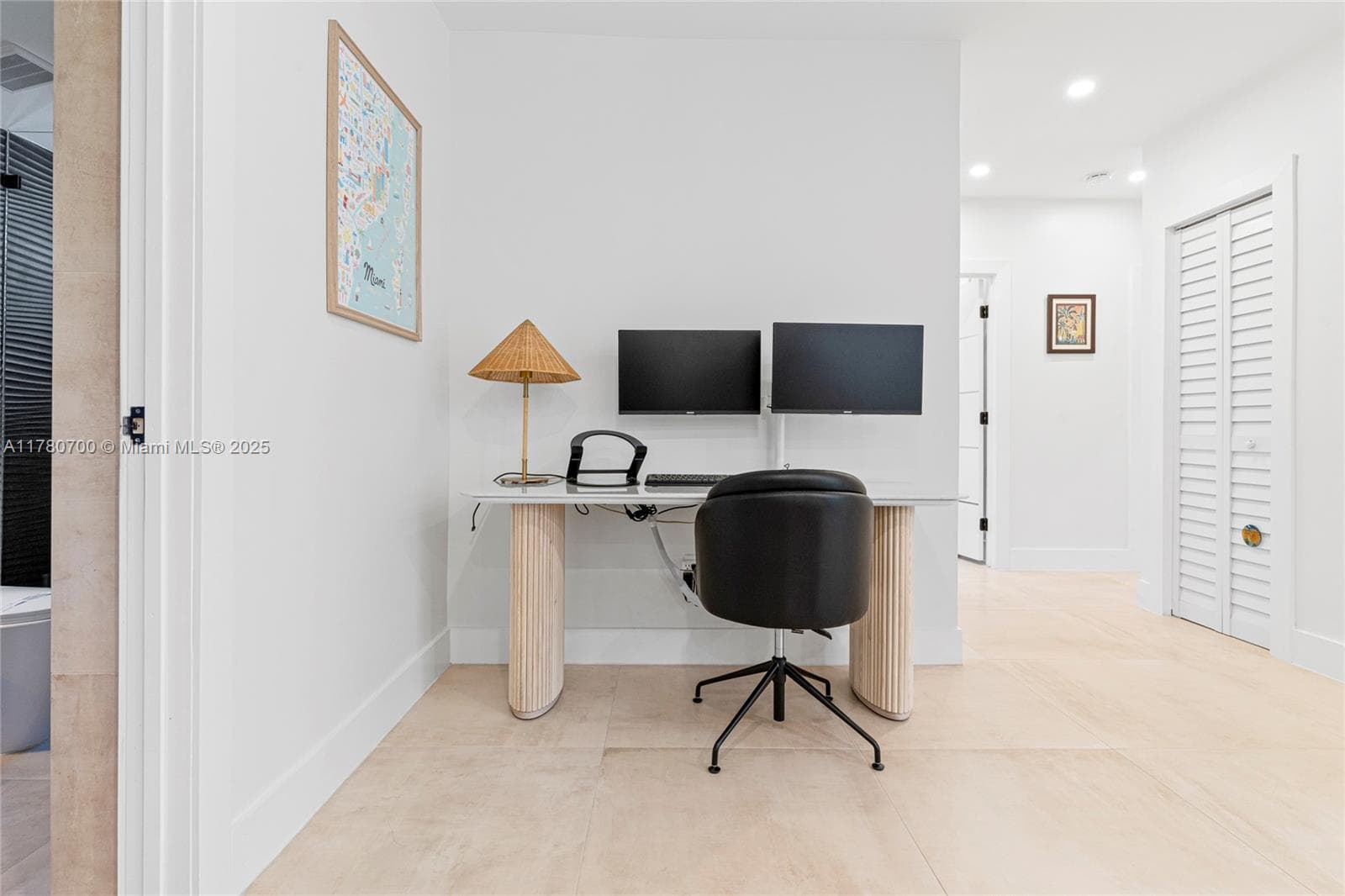 281 NE 48th Ter photo 4