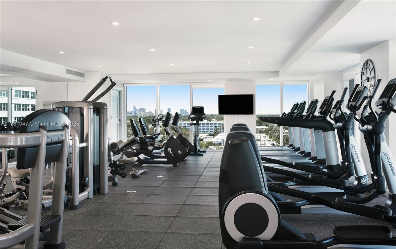 Ocean Resort Residences · #H1705 in Fort Lauderdale - Photo 34