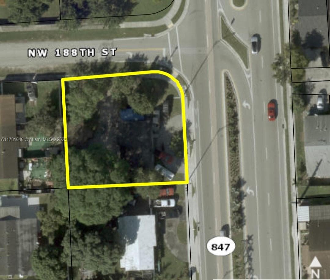 18730 NW 47th Ave photo 1