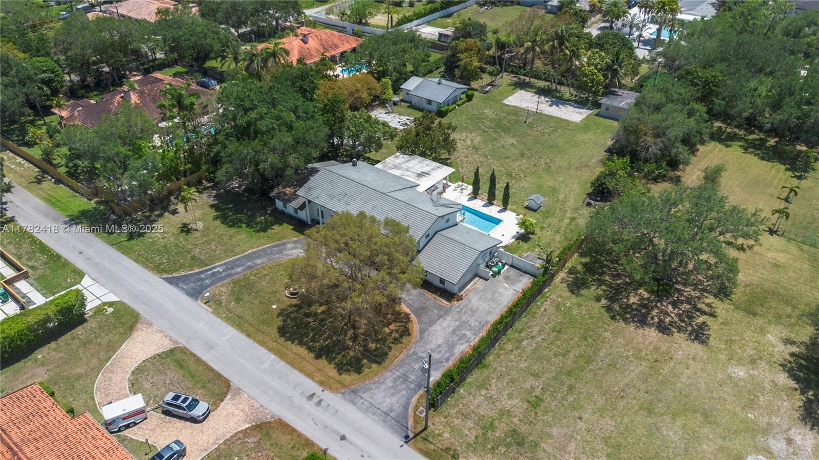 8350 SW 98 th St photo 3