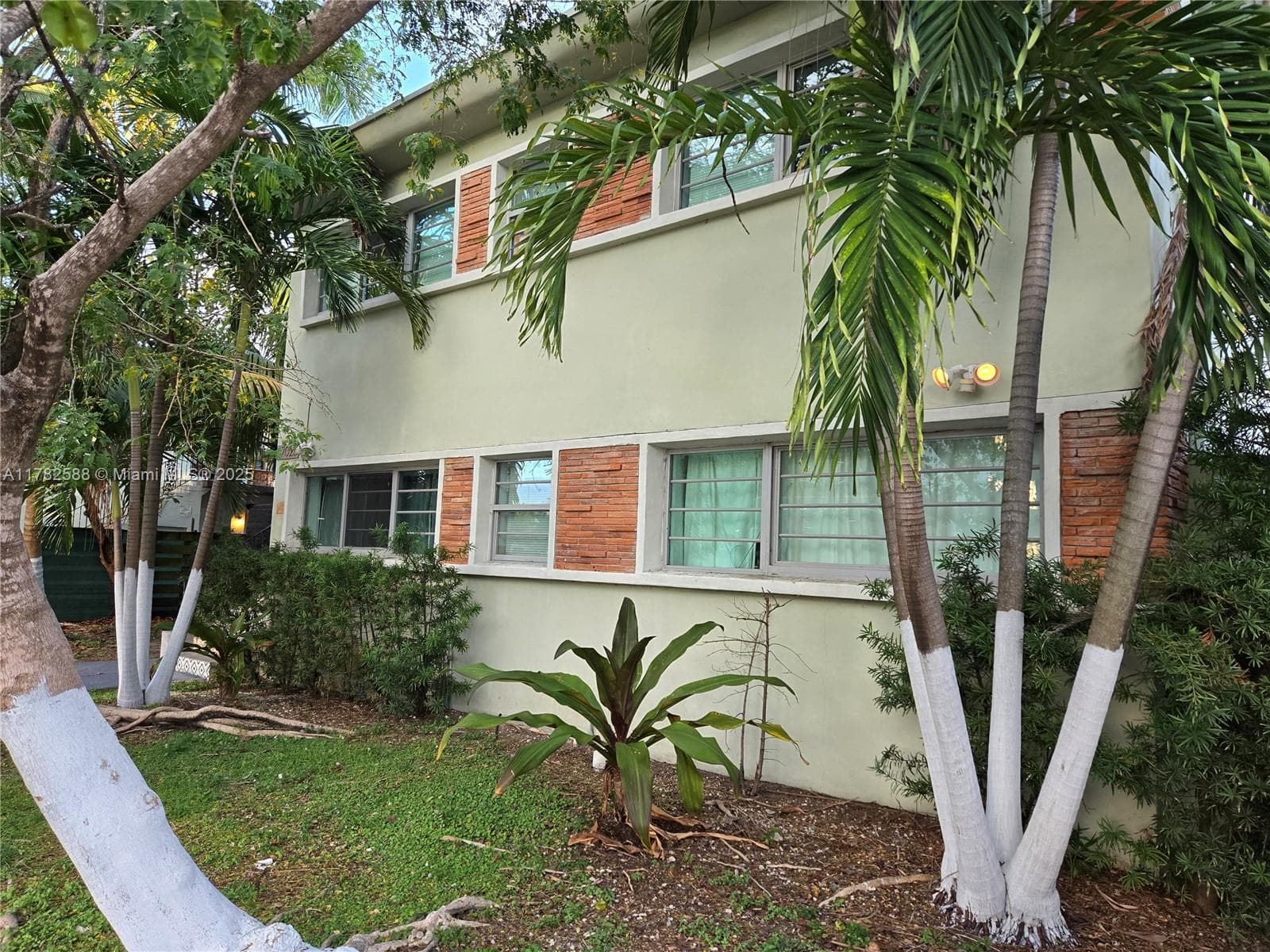 ISLE OF NORMANDY MIAMI VI · #3 in Miami Beach - Photo 2
