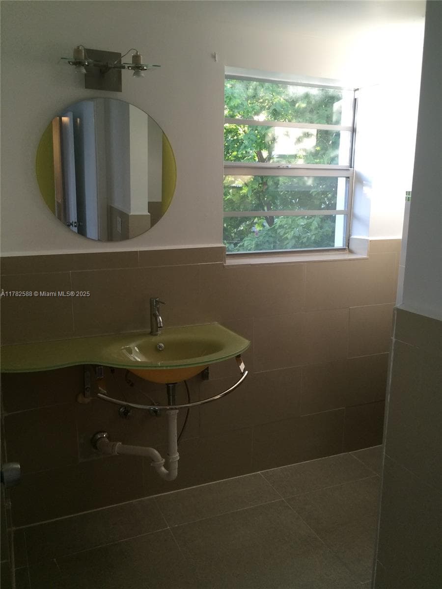 ISLE OF NORMANDY MIAMI VI · #3 in Miami Beach - Photo 20
