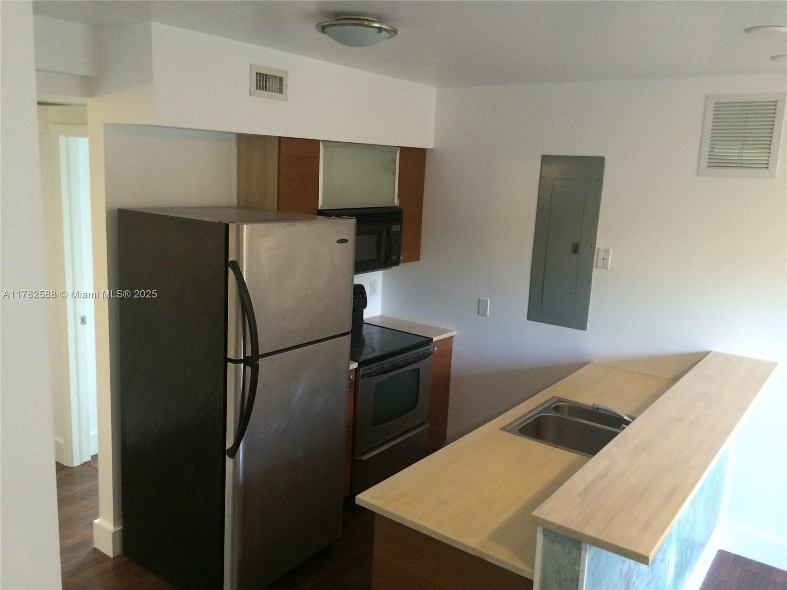 ISLE OF NORMANDY MIAMI VI · #3 in Miami Beach - Photo 8