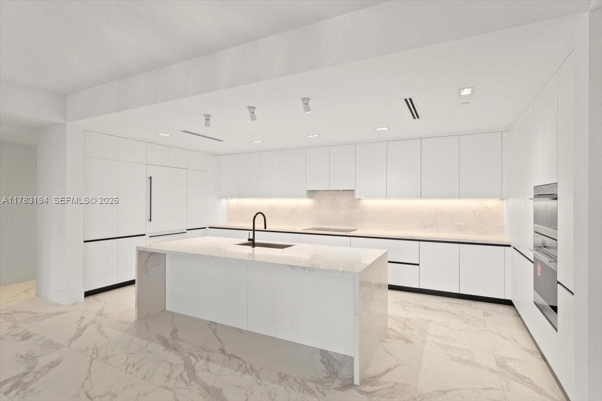 160 Marina Bay · #403 in Fort Lauderdale - Photo 2