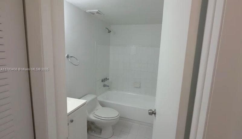 NEW WORLD CONDO · #B-216 in Miami Gardens - Photo 4