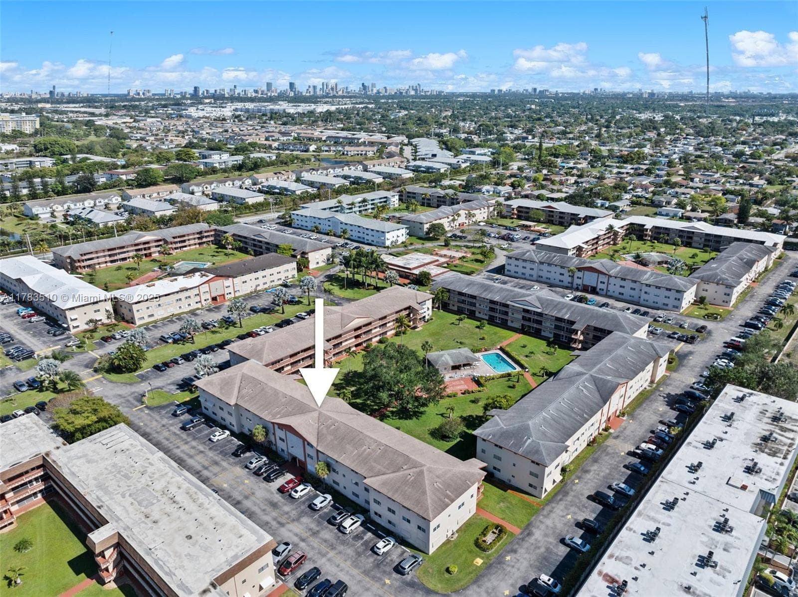 Beverly Hills Condominium · #G323 in Hollywood - Photo 32