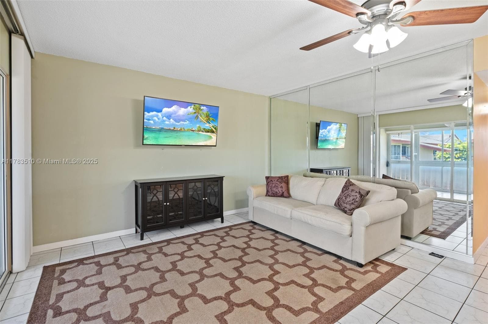 Beverly Hills Condominium · #G323 in Hollywood - Photo 9