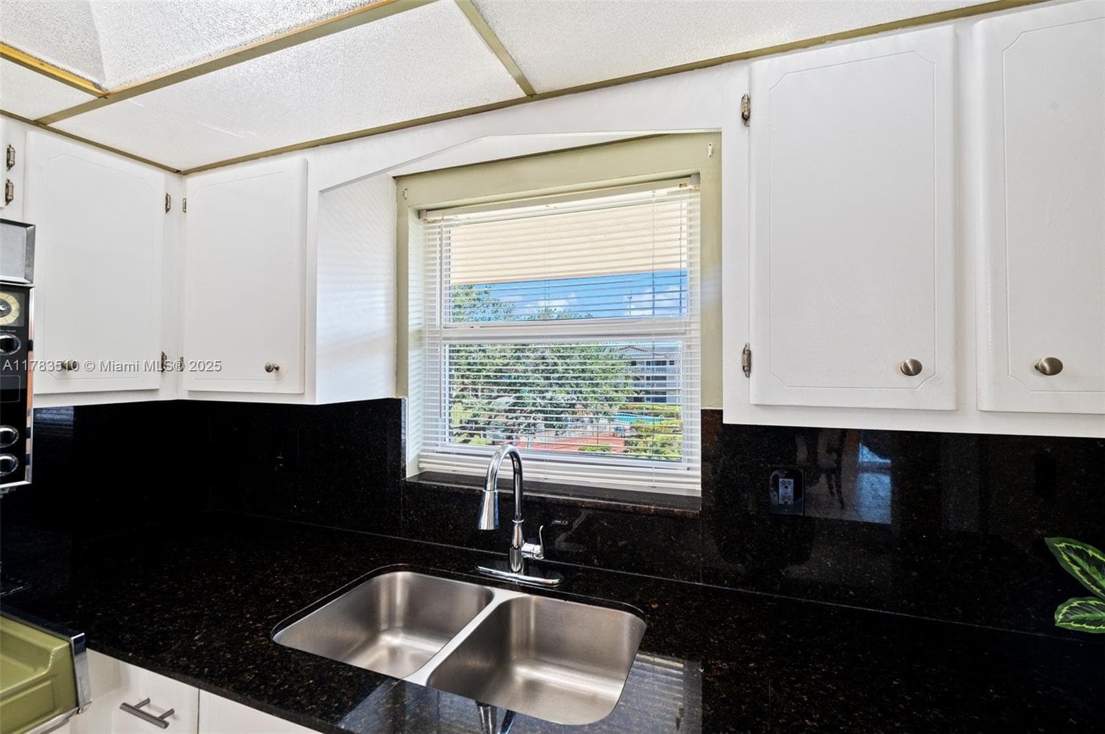 Beverly Hills Condominium · #G323 in Hollywood - Photo 14