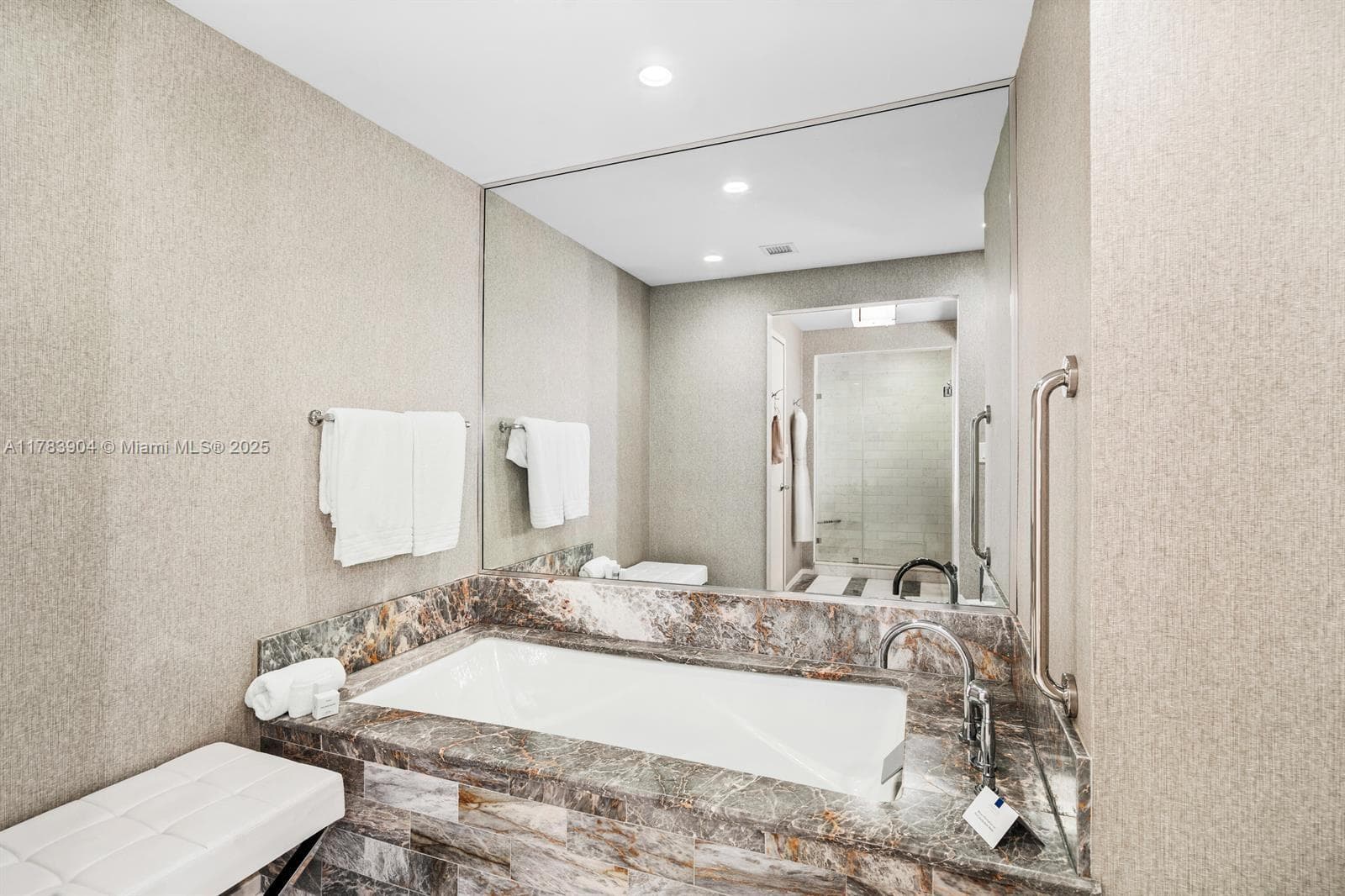 FLB Condominium hotel · #H1403 in Fort Lauderdale - Photo 12