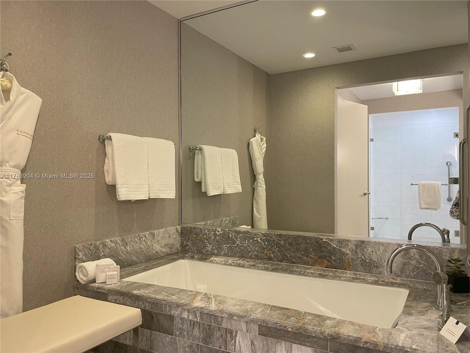 FLB Condominium hotel · #H1403 in Fort Lauderdale - Photo 24