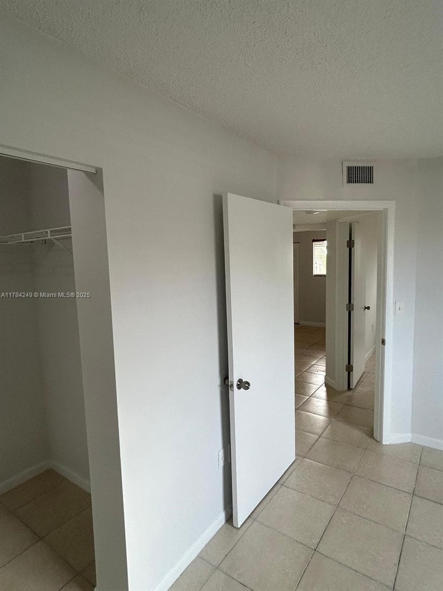 KENDALL LAKE TOWERS · #302 in Miami - Photo 23