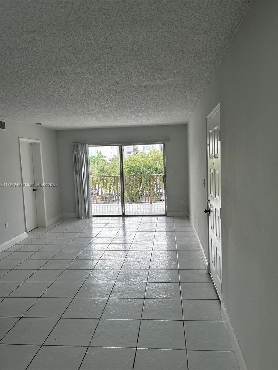 KENDALL LAKE TOWERS · #302 in Miami - Photo 6