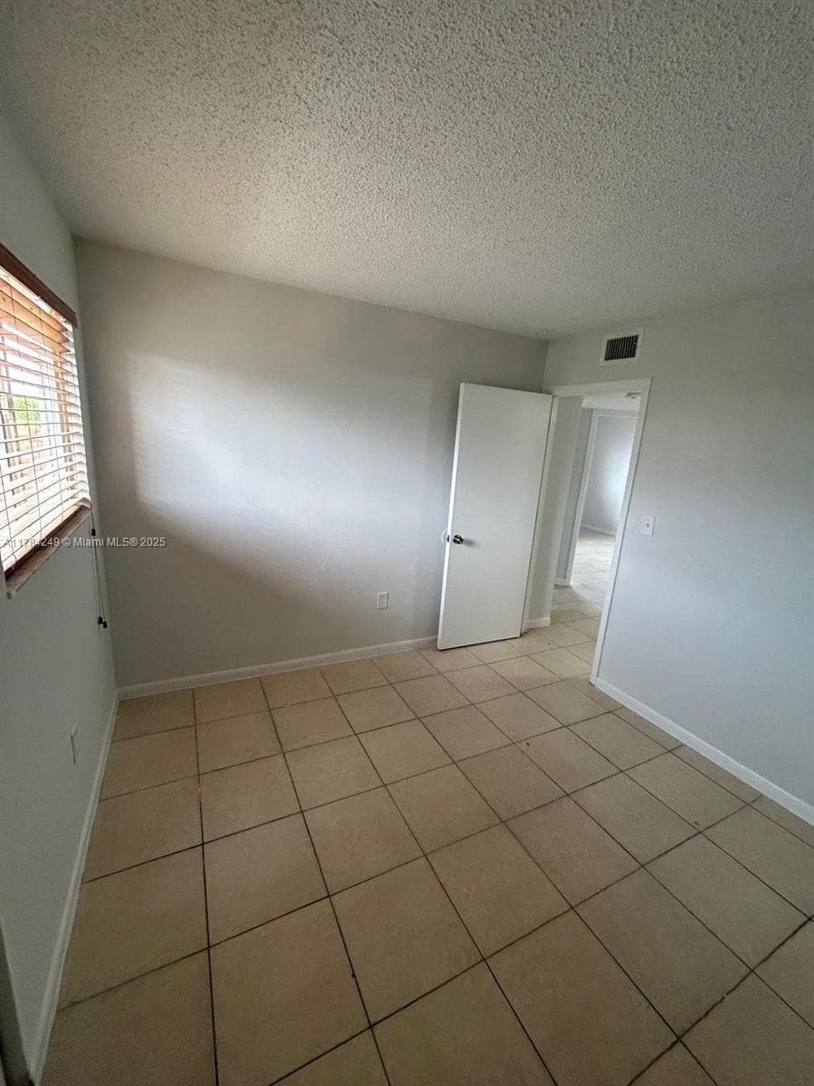 KENDALL LAKE TOWERS · #302 in Miami - Photo 17