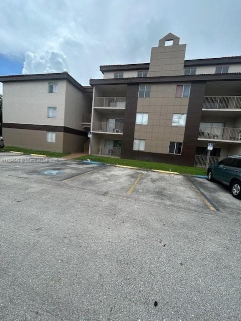 KENDALL LAKE TOWERS · #302 in Miami - Photo 3