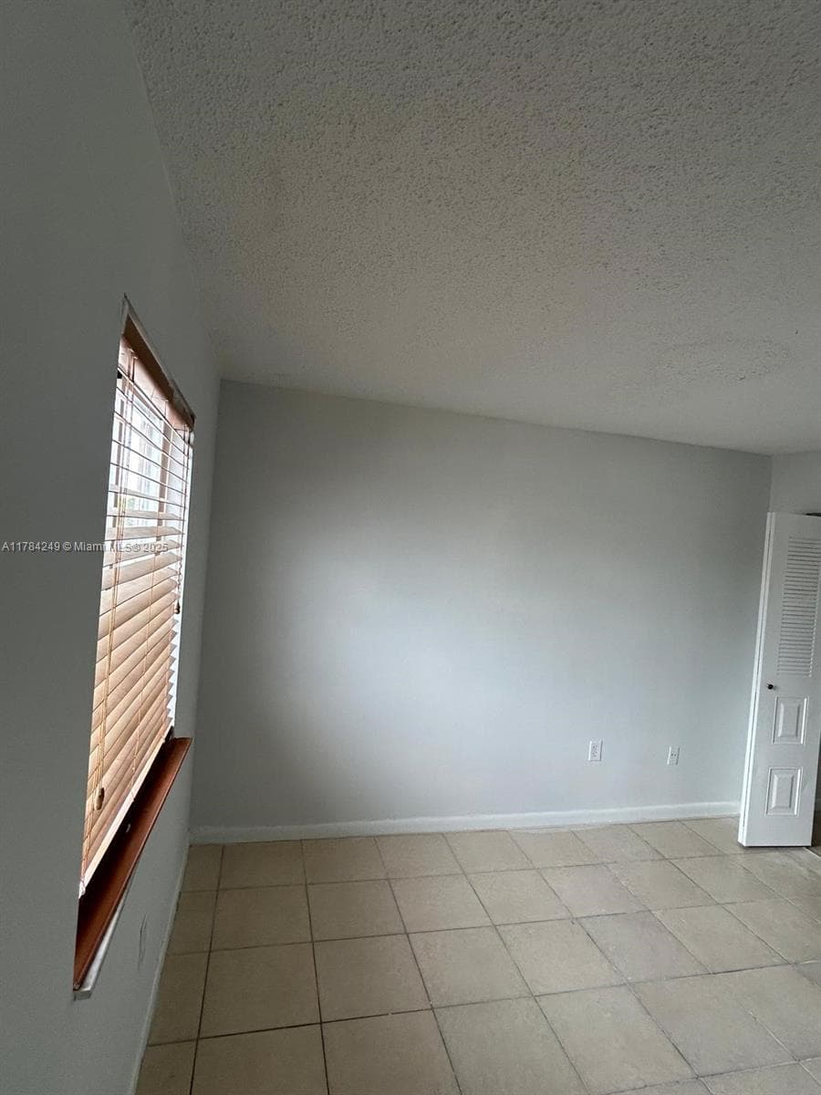 KENDALL LAKE TOWERS · #302 in Miami - Photo 24