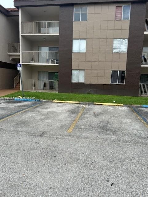 KENDALL LAKE TOWERS · #302 in Miami - Photo 4