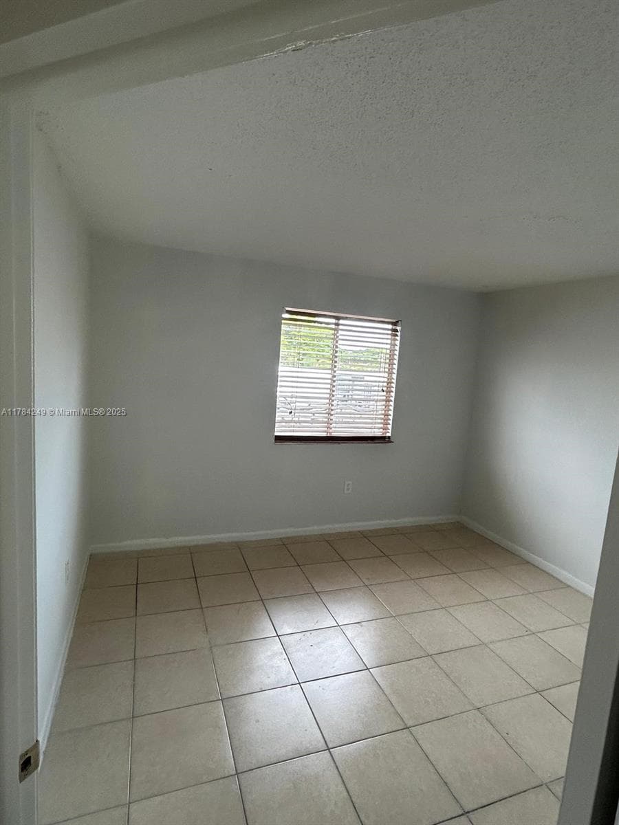KENDALL LAKE TOWERS · #302 in Miami - Photo 8