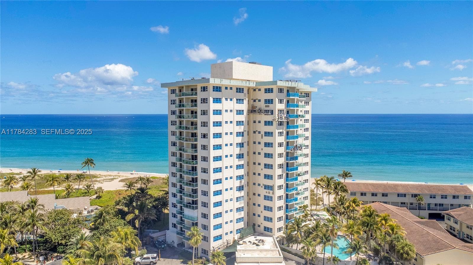 STARLIGHT TOWERS CONDO · #16D in Lauderdale By The Sea - Photo 2