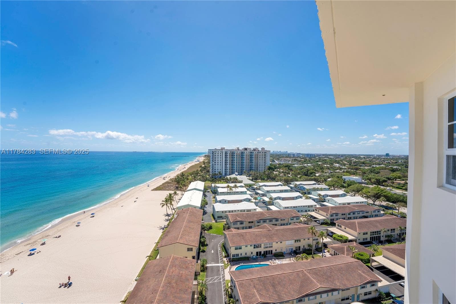 STARLIGHT TOWERS CONDO · #16D in Lauderdale By The Sea - Photo 4