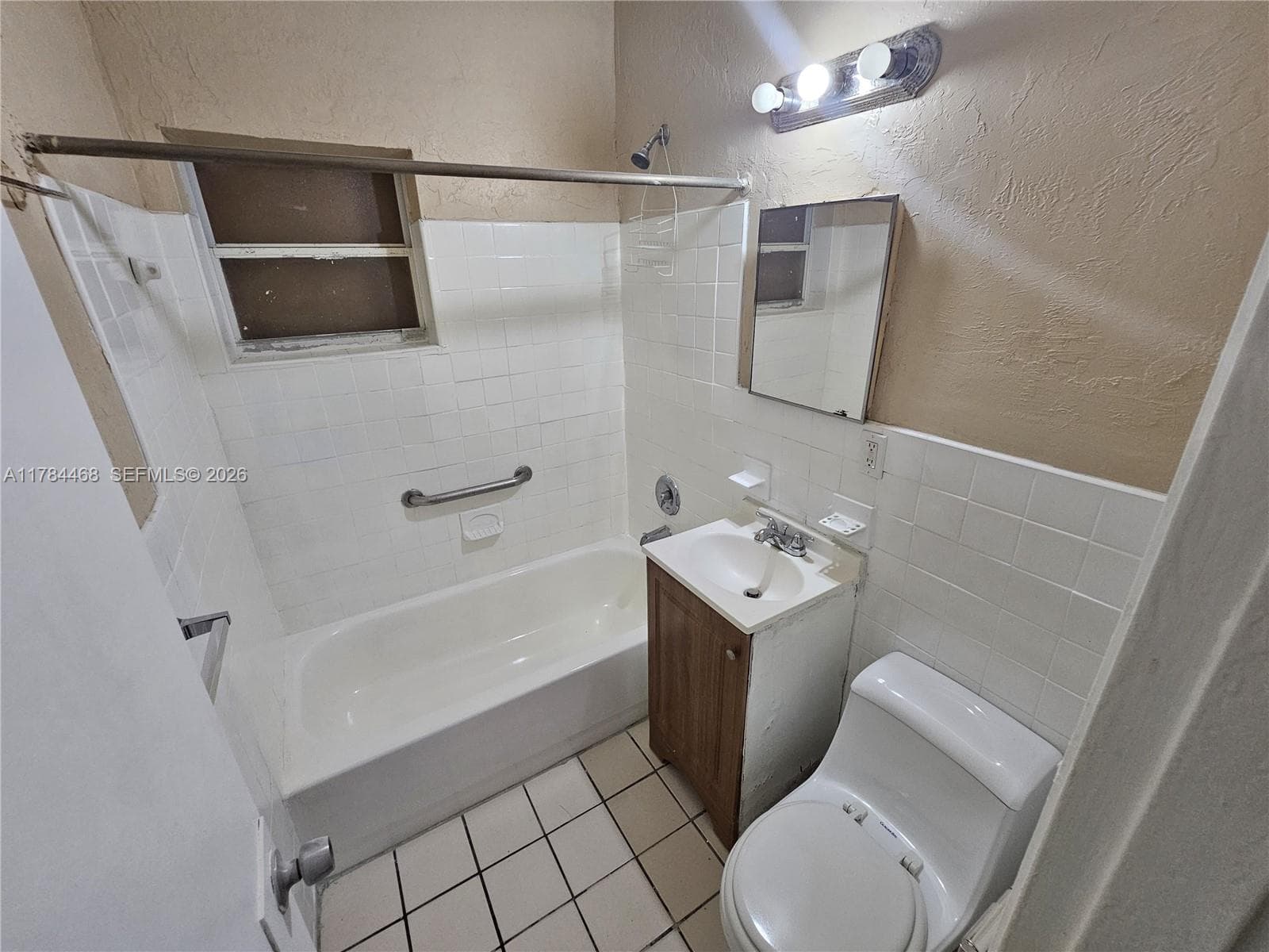 723 NW 15th Way photo 13