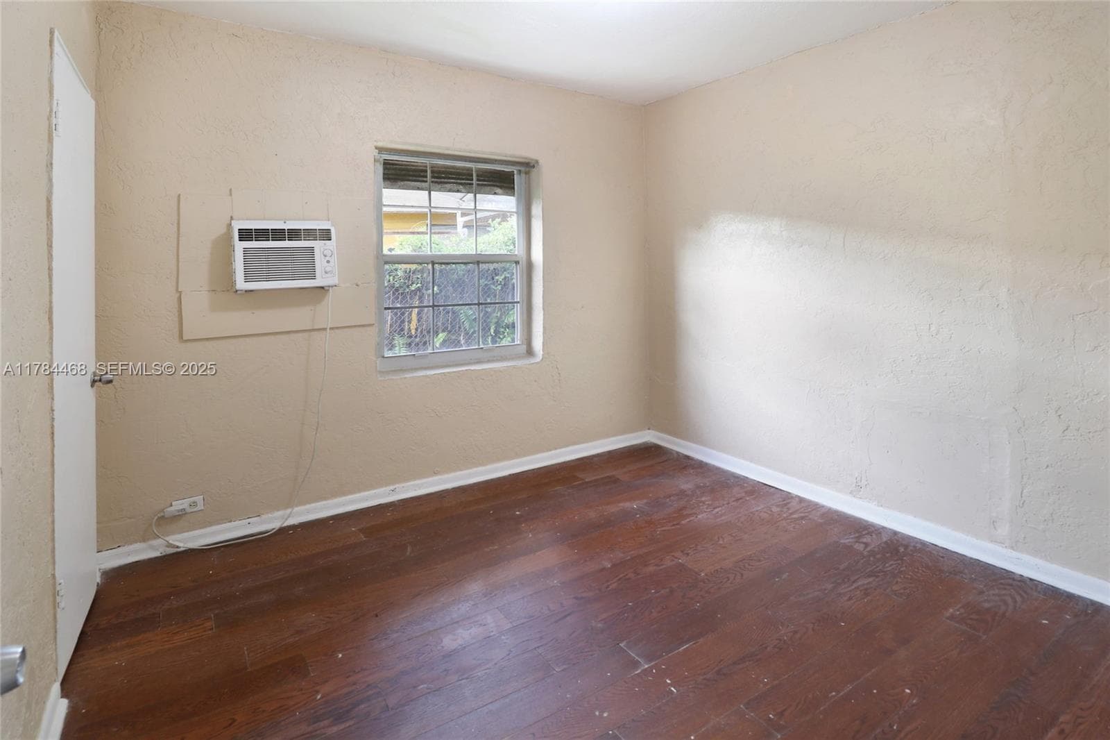 723 NW 15th Way photo 14