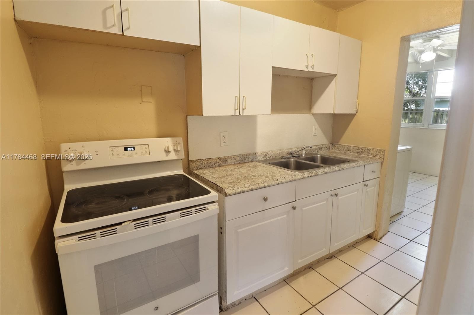 723 NW 15th Way photo 8