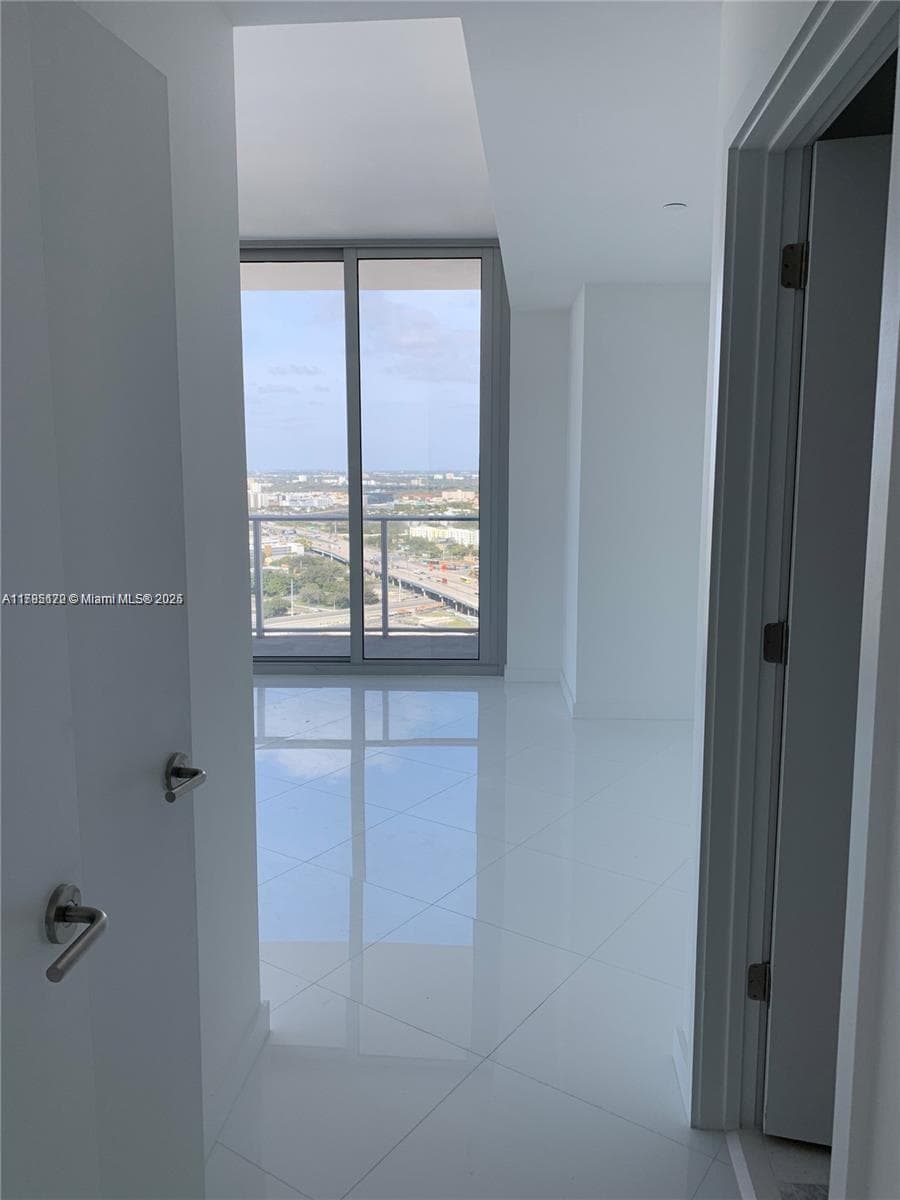 Paramount Miami Worldcenter · #3002 in Miami - Photo 12