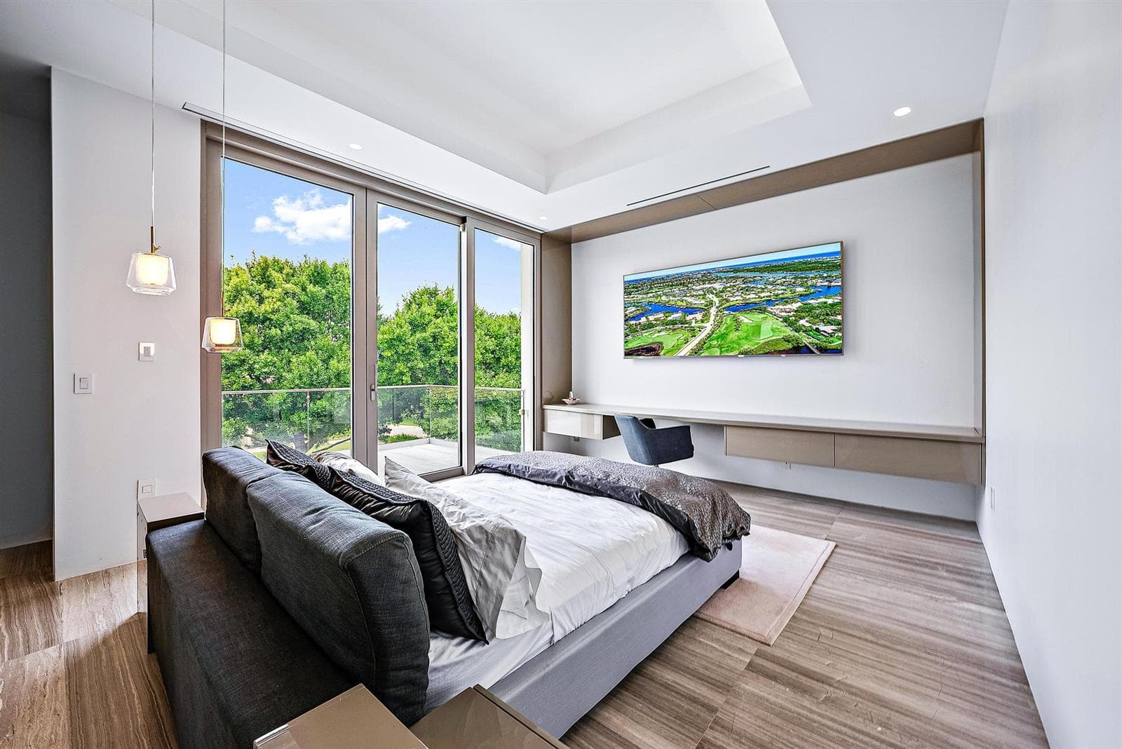 Guest bedroom