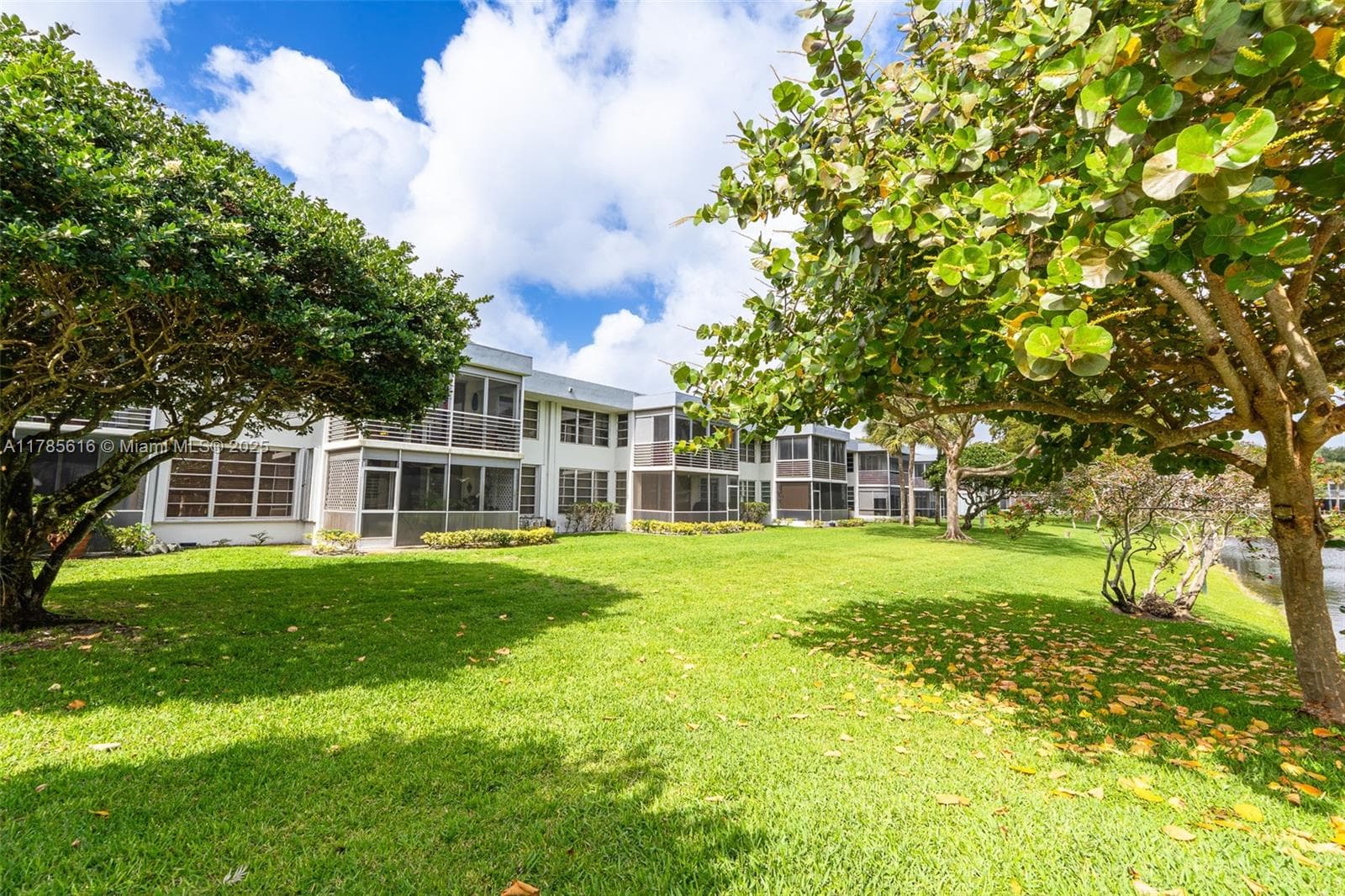 OAK TERRACE · #203 in Pompano Beach - Photo 17