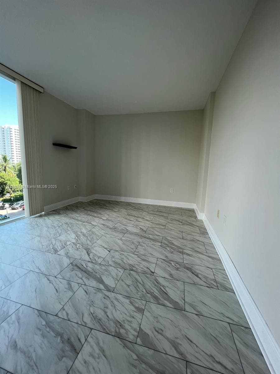 Hidden Bay · #610 in Aventura - Photo 12