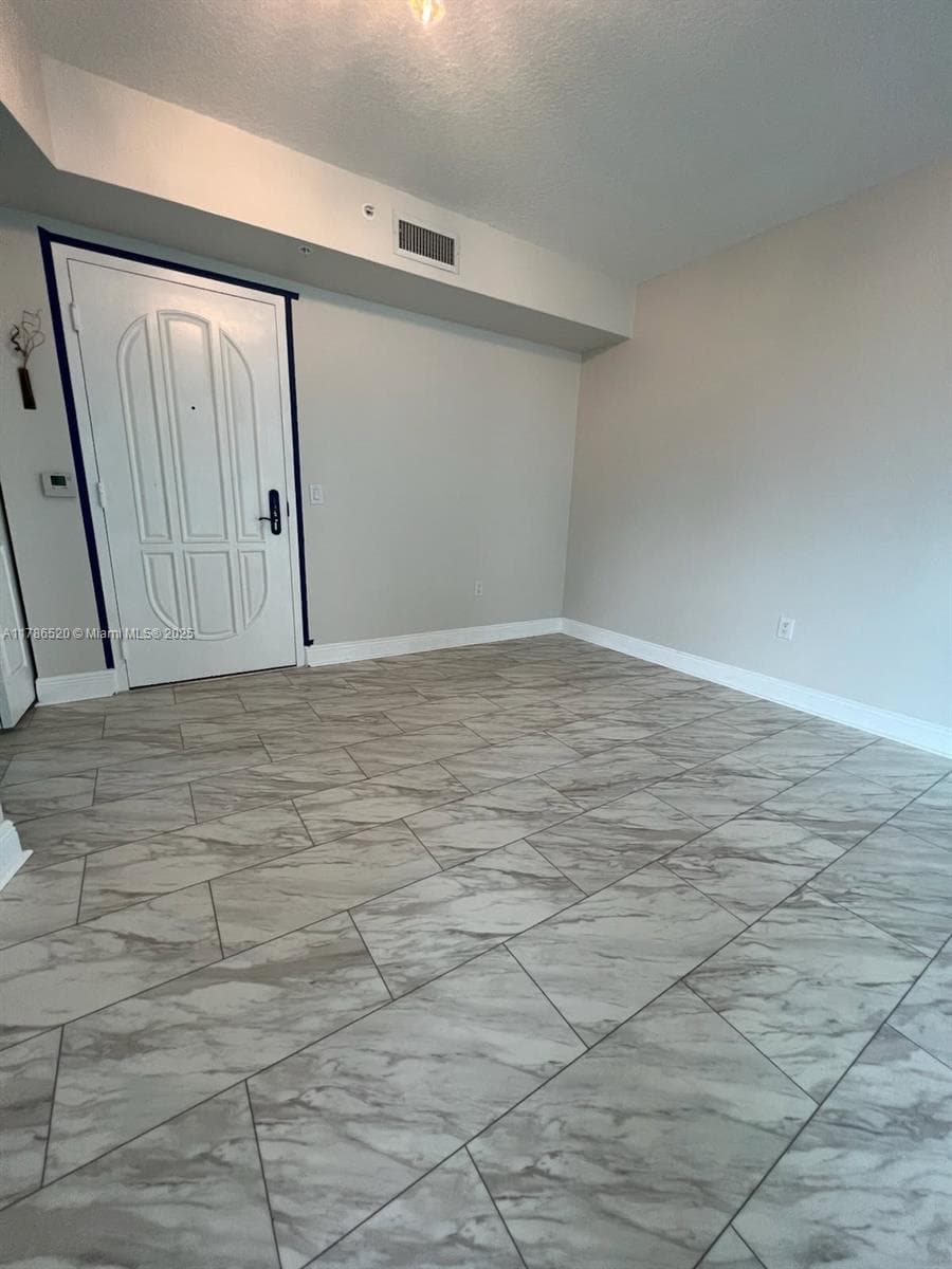 Hidden Bay · #610 in Aventura - Photo 7