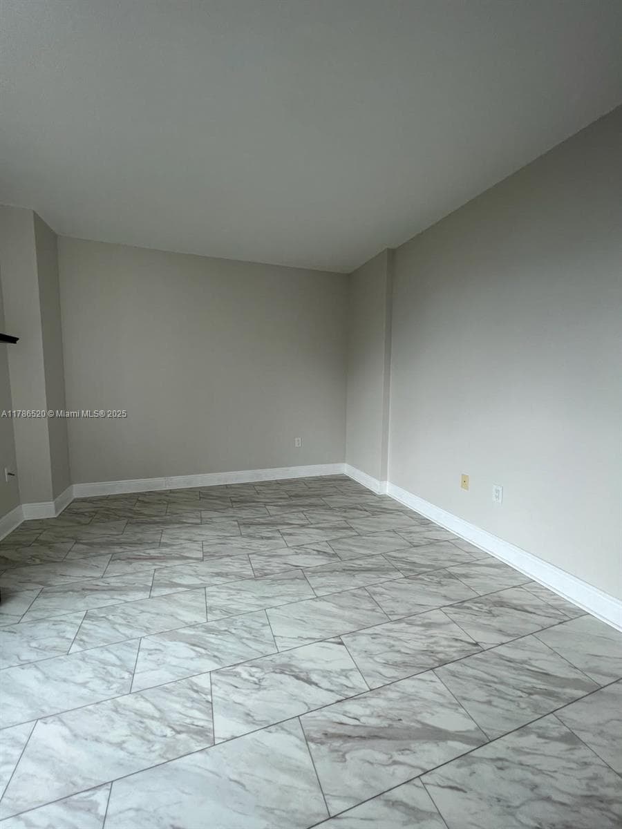 Hidden Bay · #610 in Aventura - Photo 8