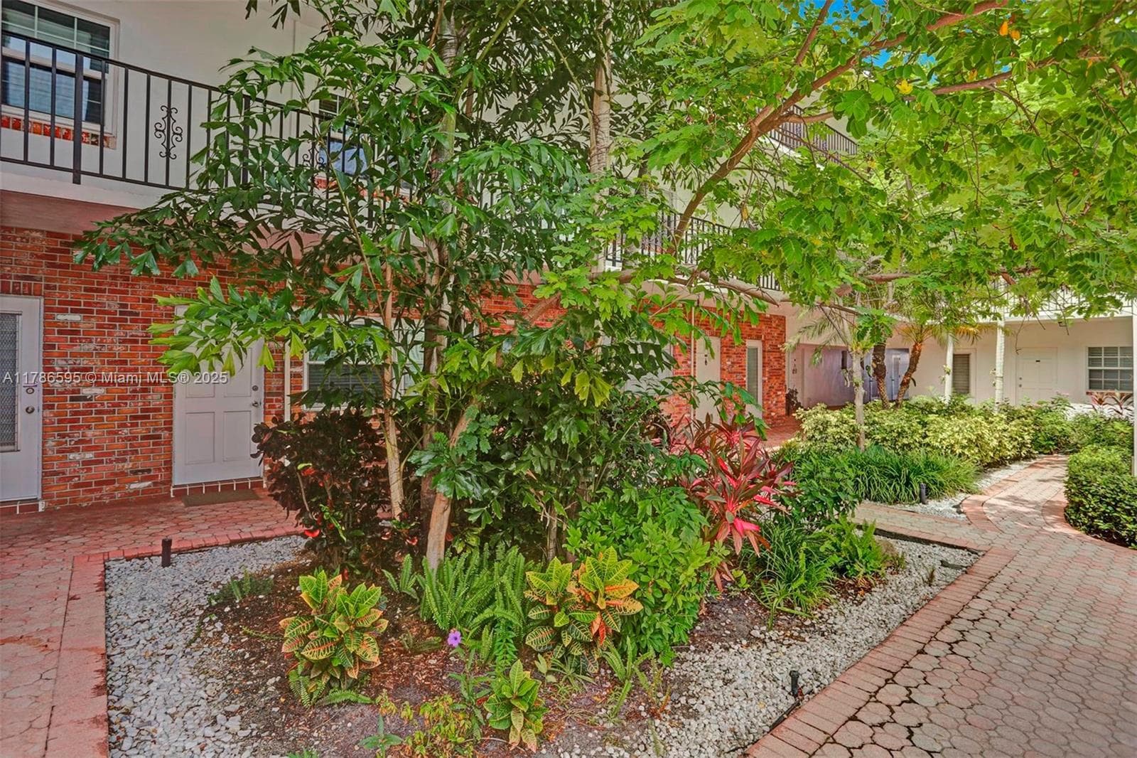 COLONIAL MANOR EAST · #111 in Fort Lauderdale - Photo 17