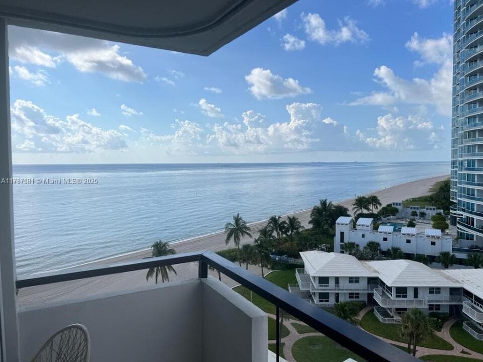 LEISURE TOWERS CONDO · #907 in Pompano Beach - Photo 2