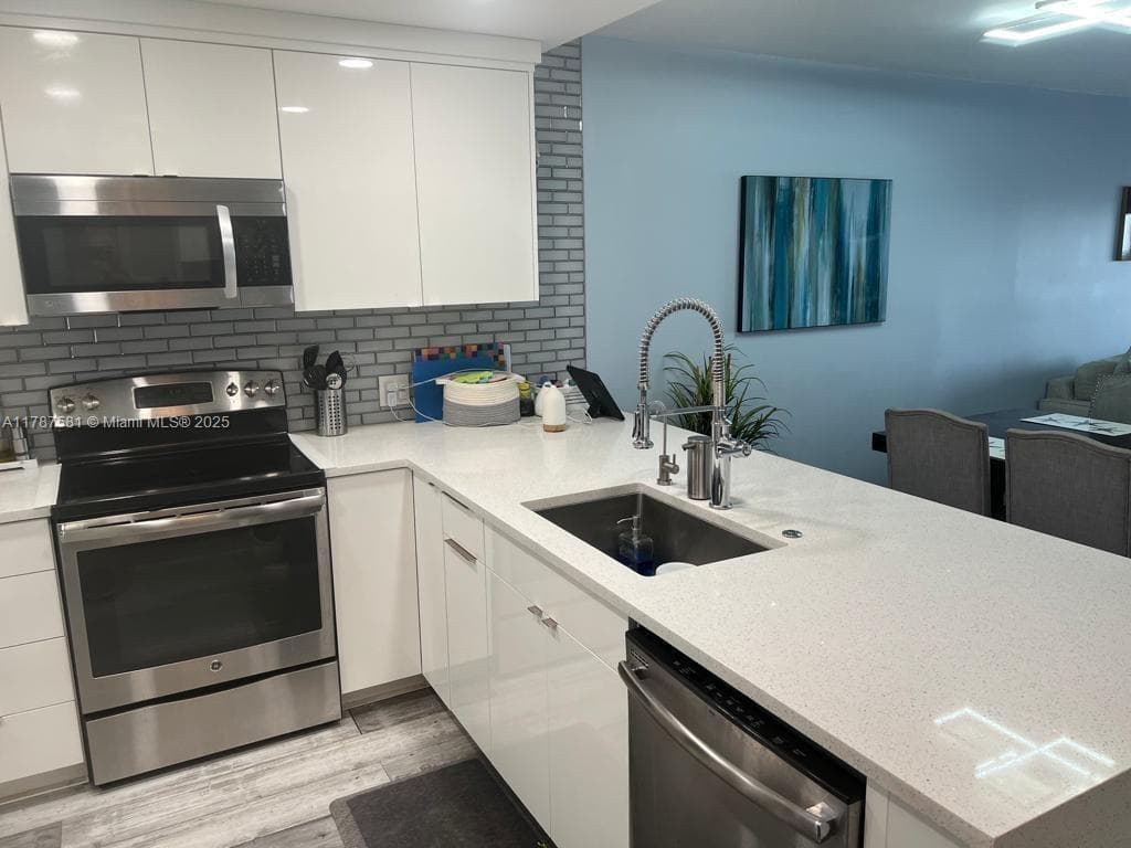 LEISURE TOWERS CONDO · #907 in Pompano Beach - Photo 10