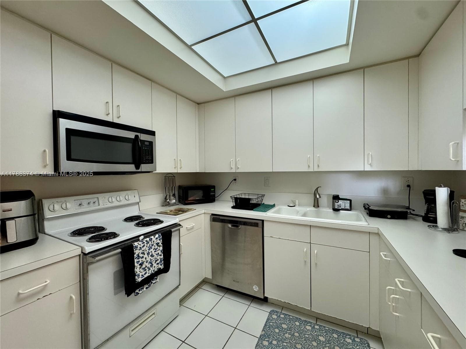 DORAL HOUSE CONDO NO 2 · #420 in Doral - Photo 10