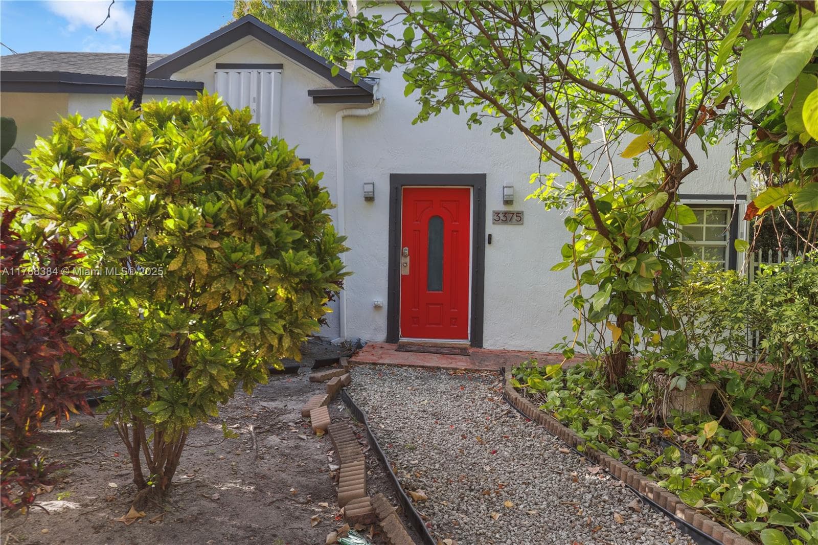 3375 SW 29th Ter photo 2