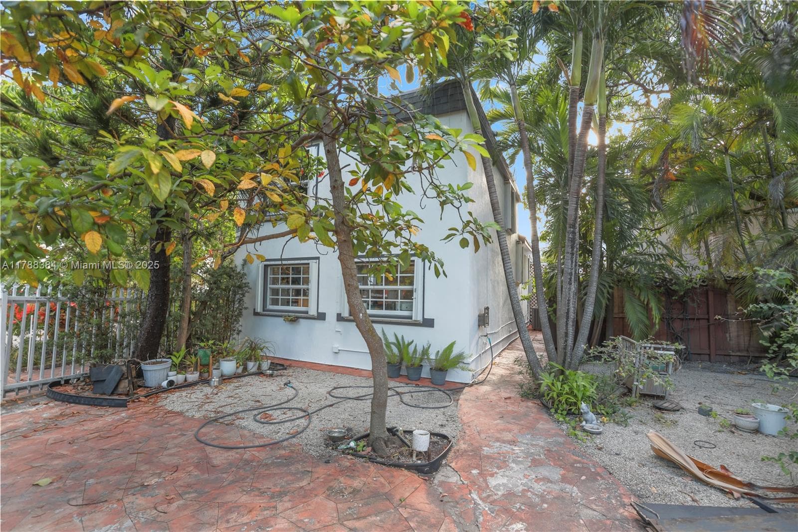 3375 SW 29th Ter photo 6