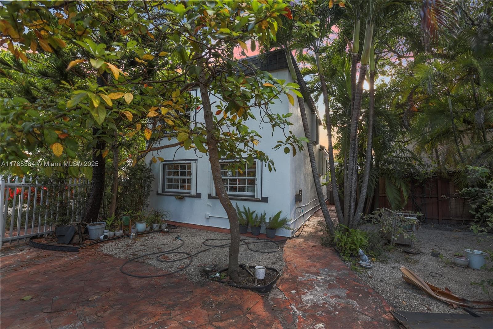3375 SW 29th Ter photo 5