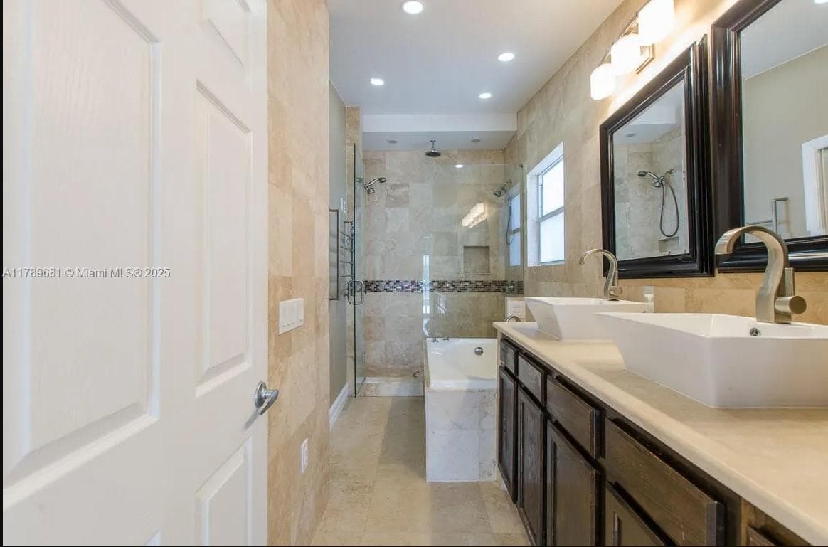 2543 Marathon Ln photo 13