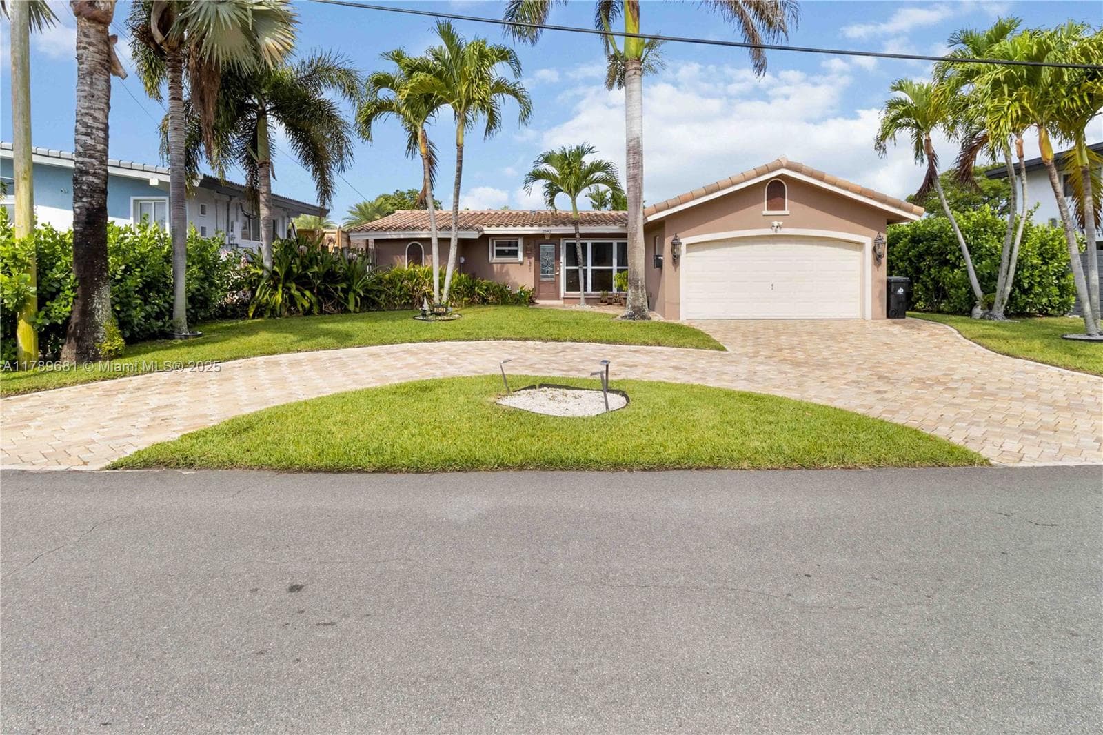 2543 Marathon Ln photo 1