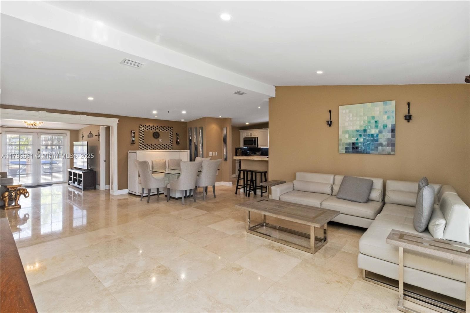 2543 Marathon Ln photo 4