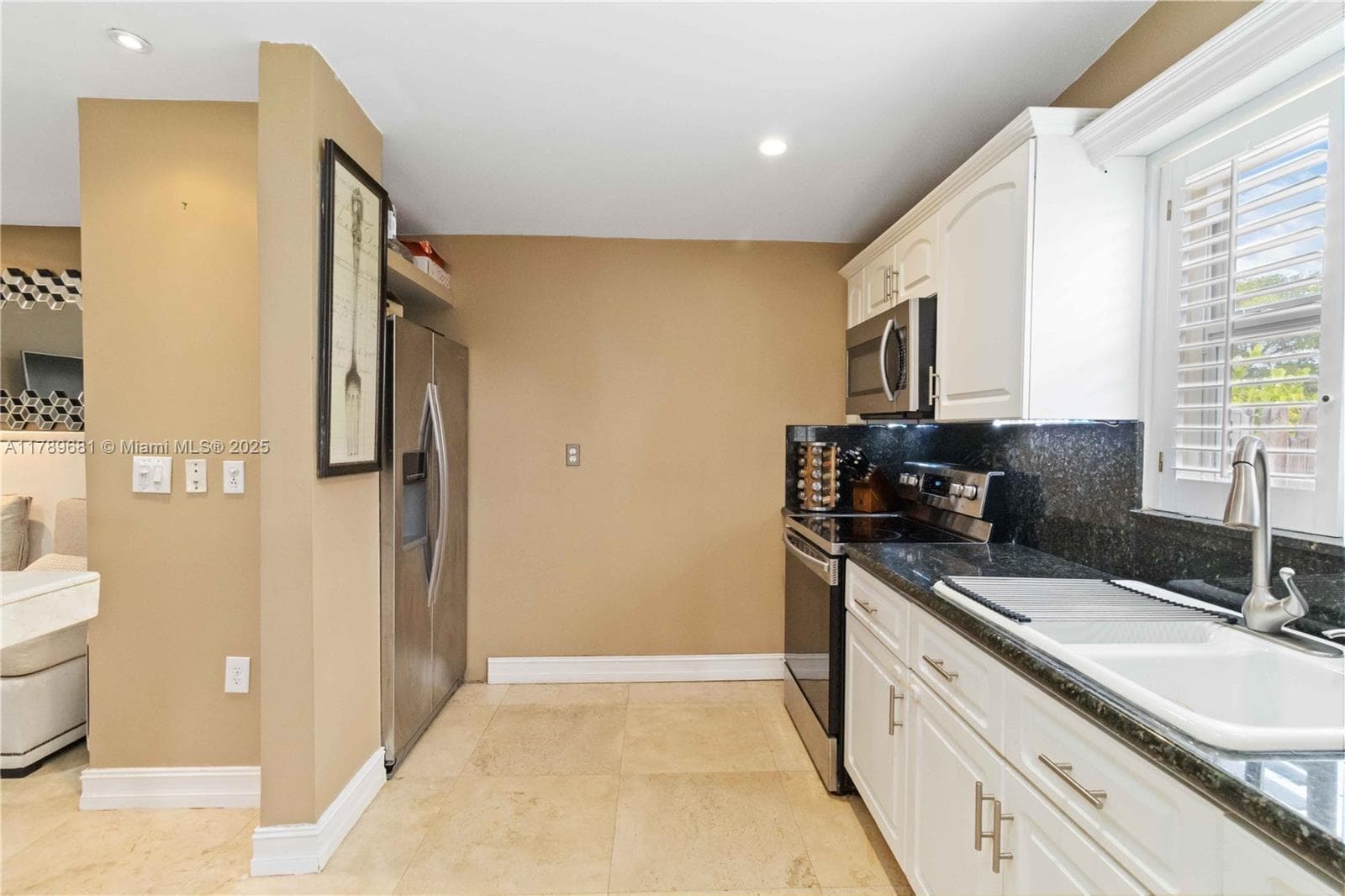 2543 Marathon Ln photo 8