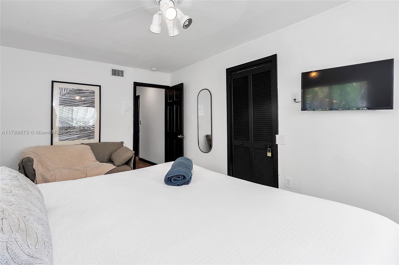 660 NE 121st St #660 photo 39