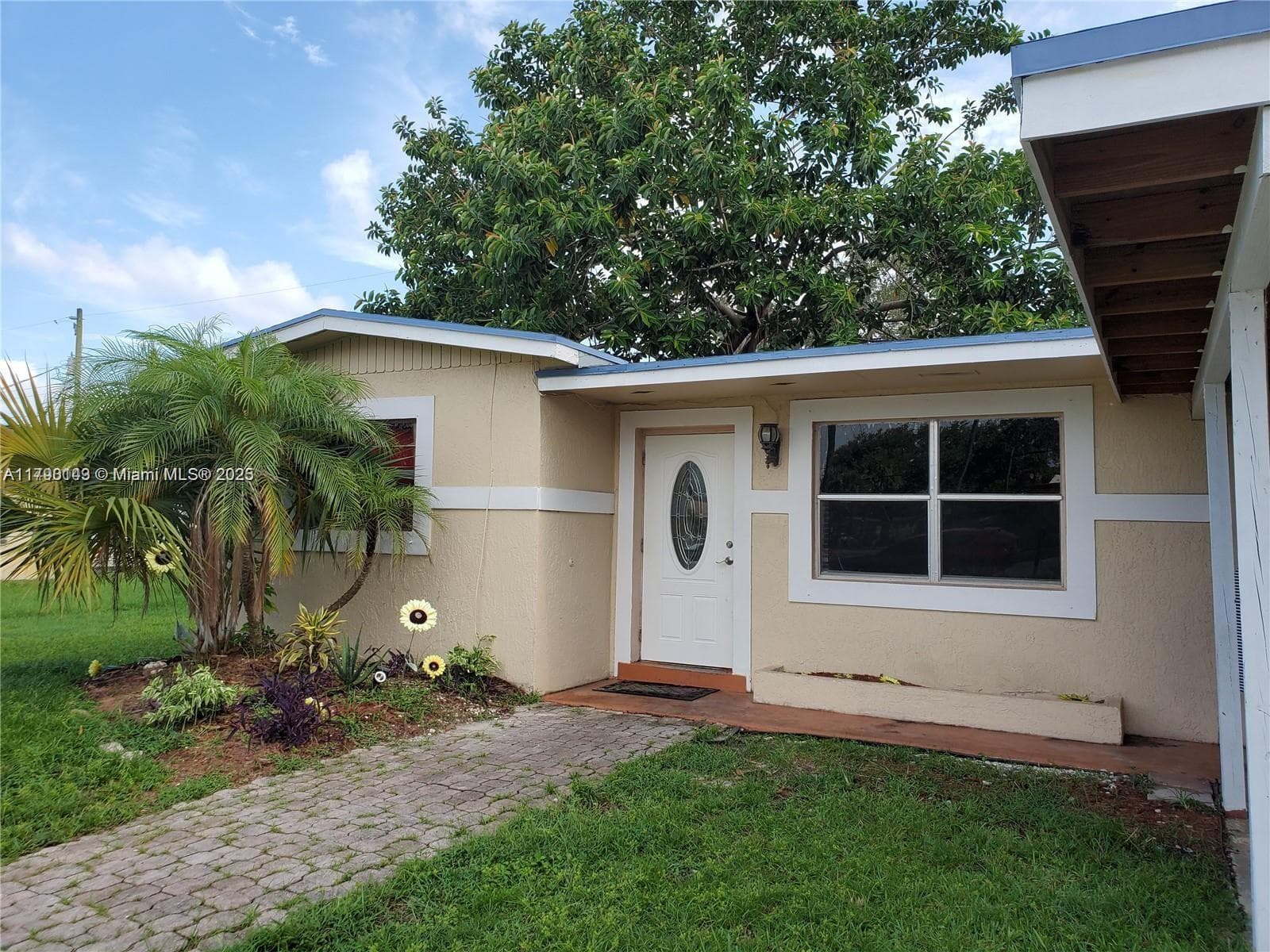 2540 NW 15th St photo 2