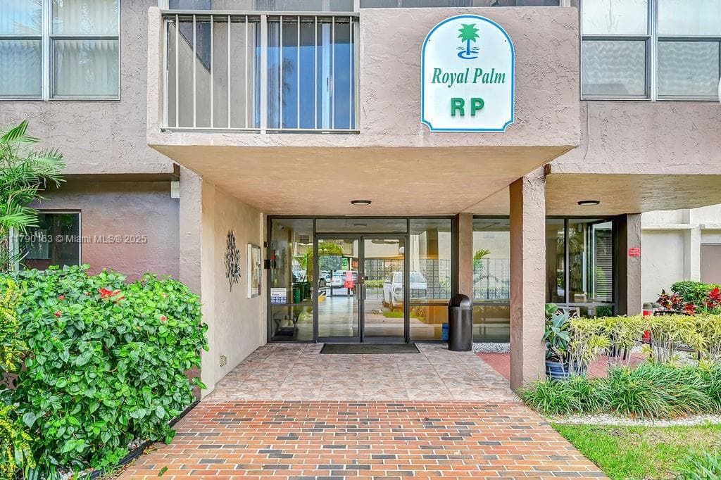 ISLAND CLUB TWO CONDO · #RP405 in Pompano Beach - Photo 3